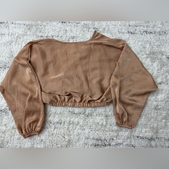 Flowy oversized crop top - Picture 2 of 2